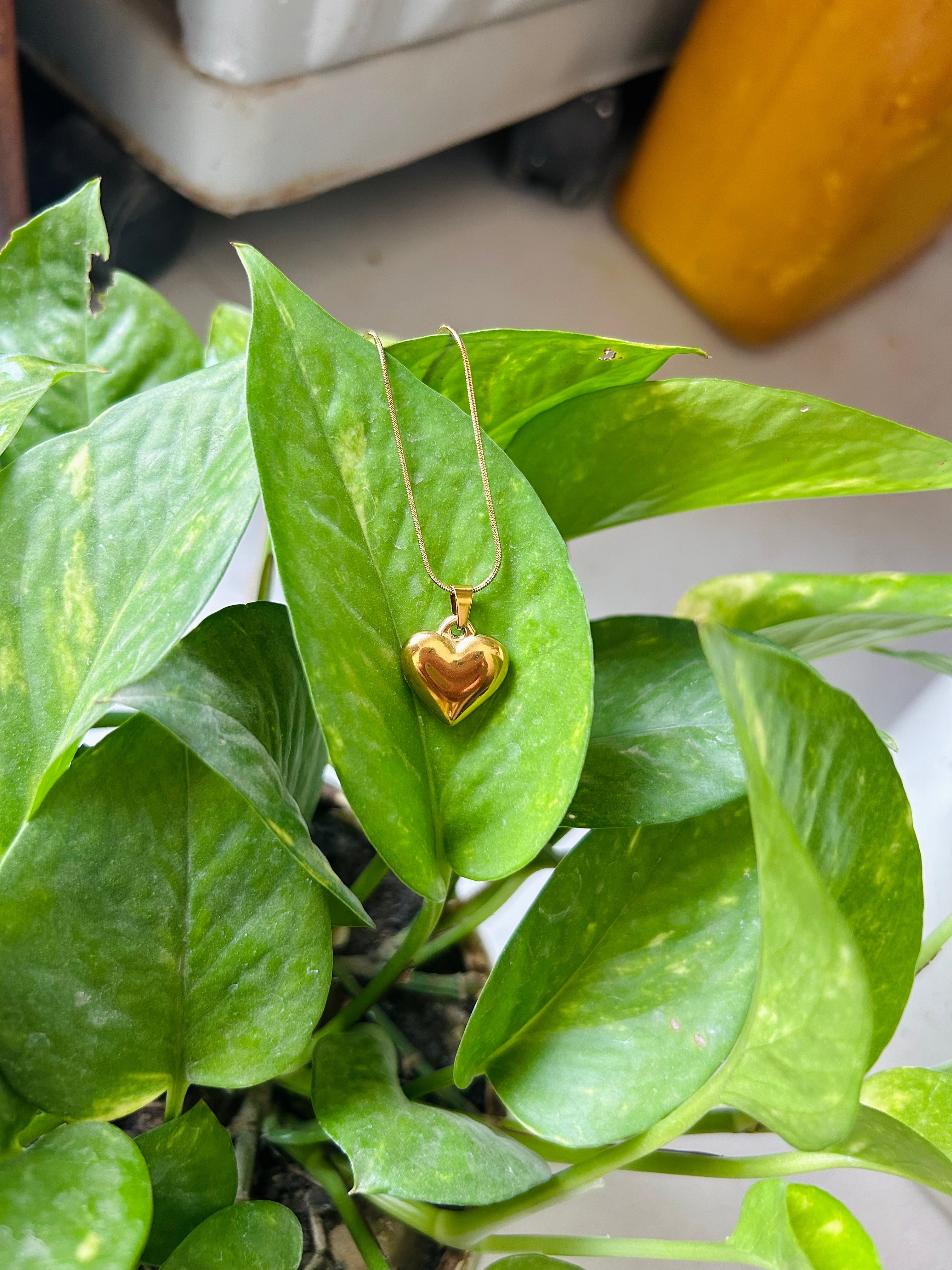 Elegant Gold Heart Pendant Necklace