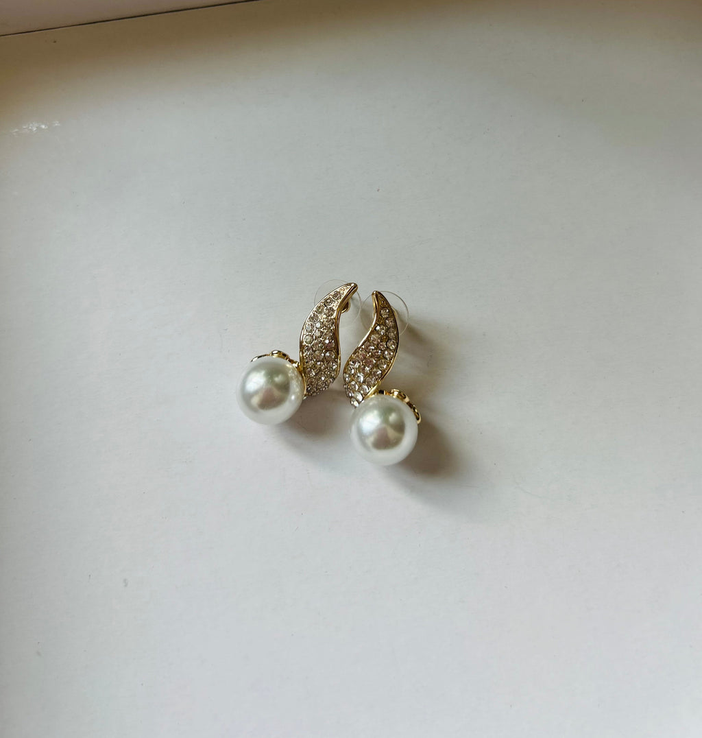 Leaf Drop Pearl Earrings