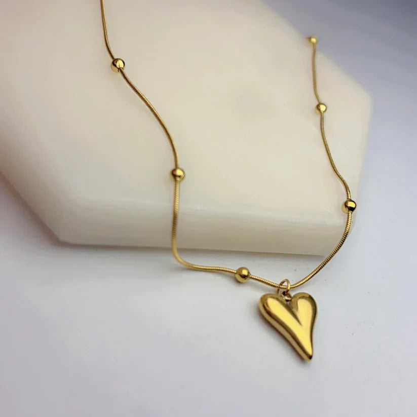 Elegant Gold Heart Pendant Necklace