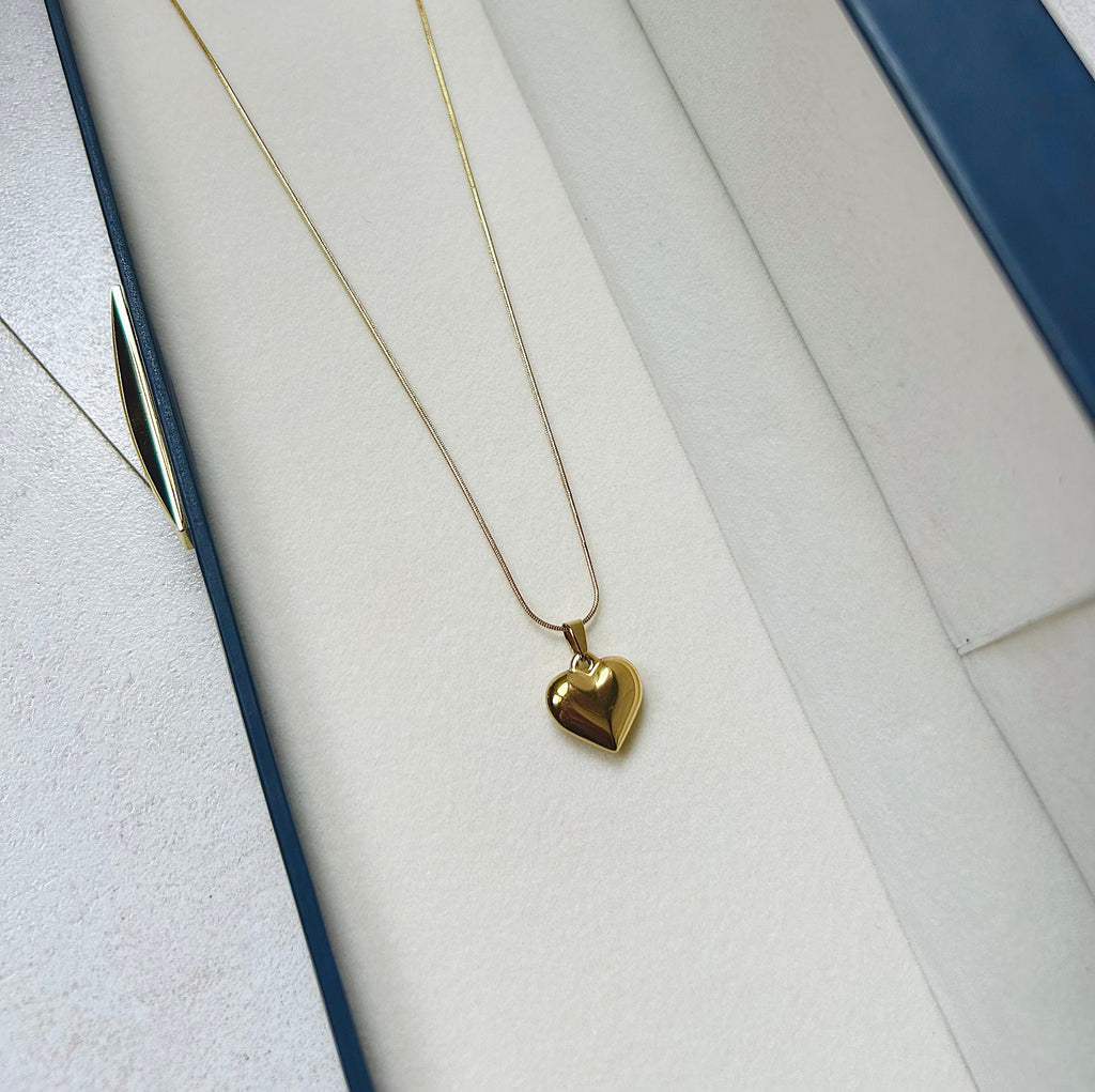 Elegant Gold Heart Pendant Necklace