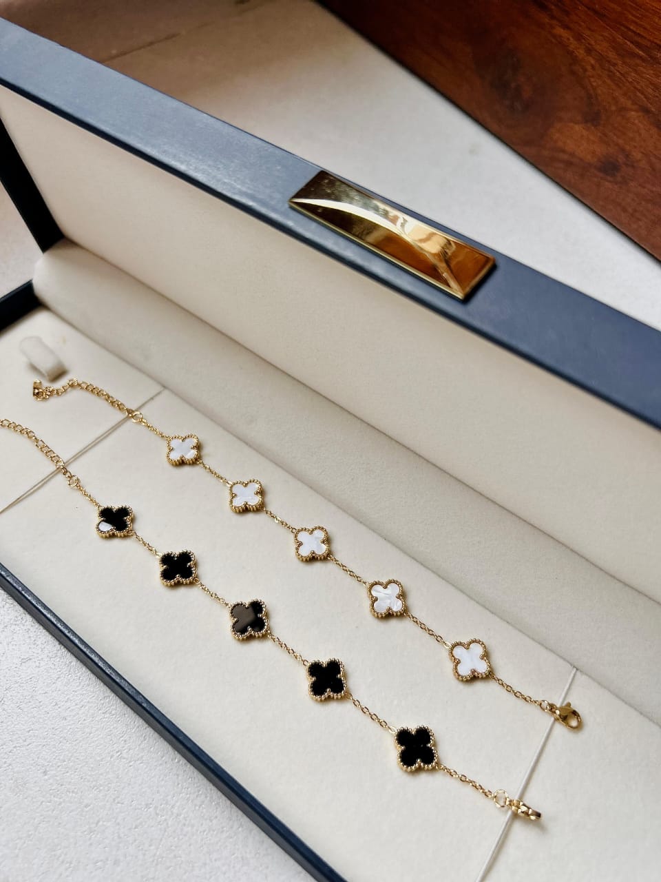 Luxury Clover Charm Bracelets – Black & White Enamel Finish